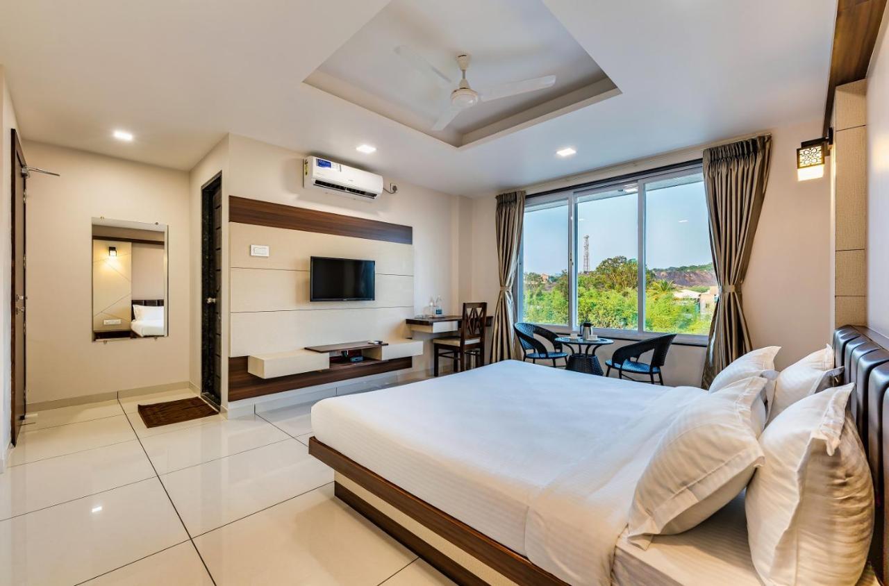 Hotel Grand Indu, 3 Star Colhapur Exterior foto