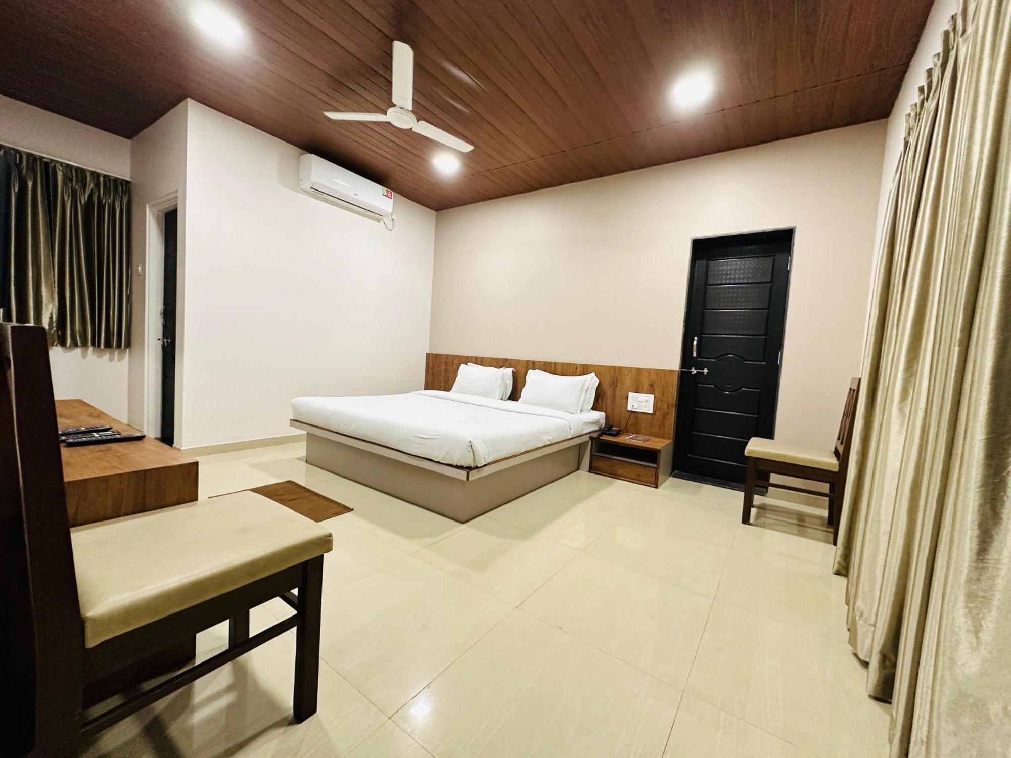 Hotel Grand Indu, 3 Star Colhapur Exterior foto