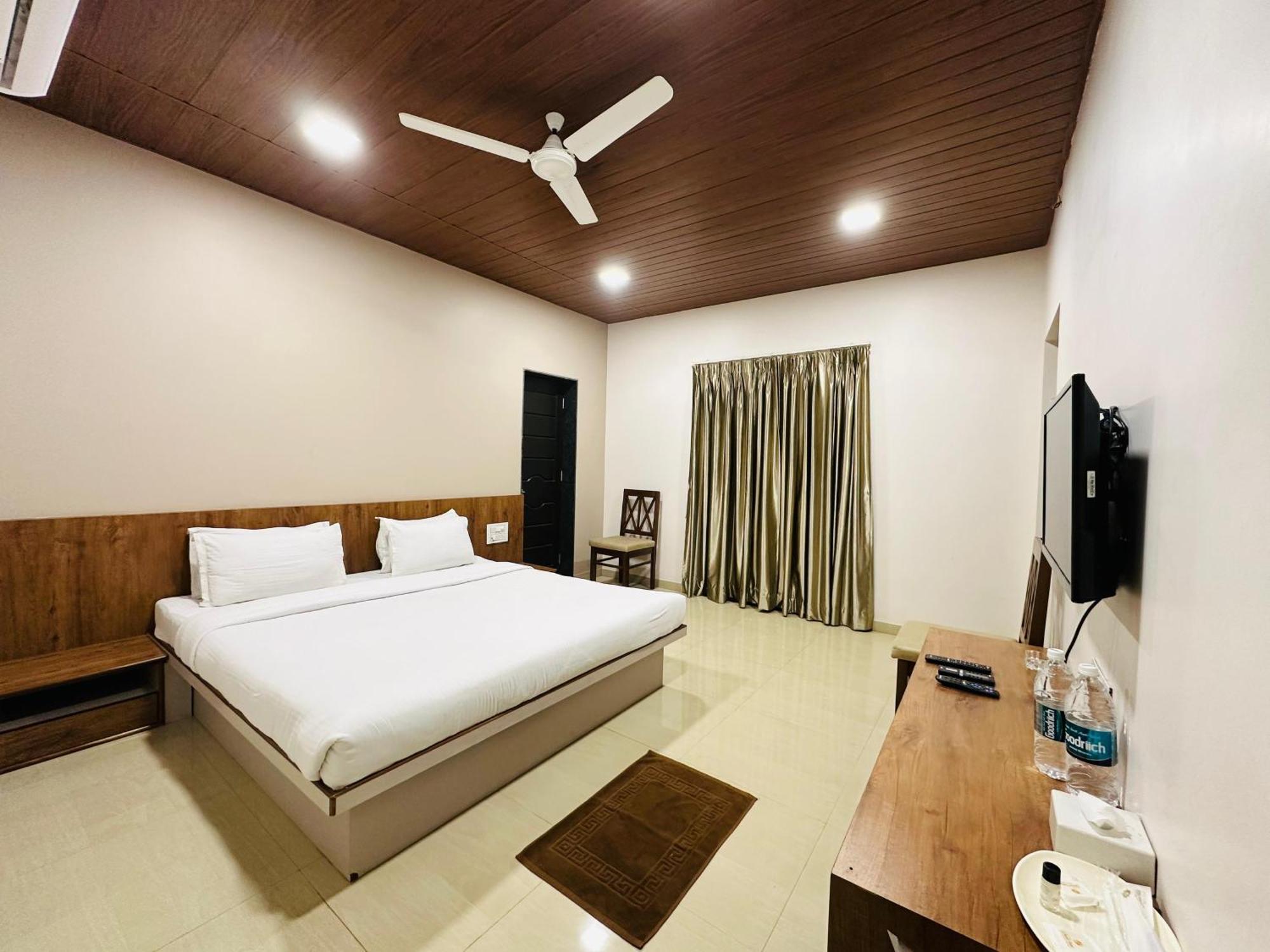 Hotel Grand Indu, 3 Star Colhapur Exterior foto